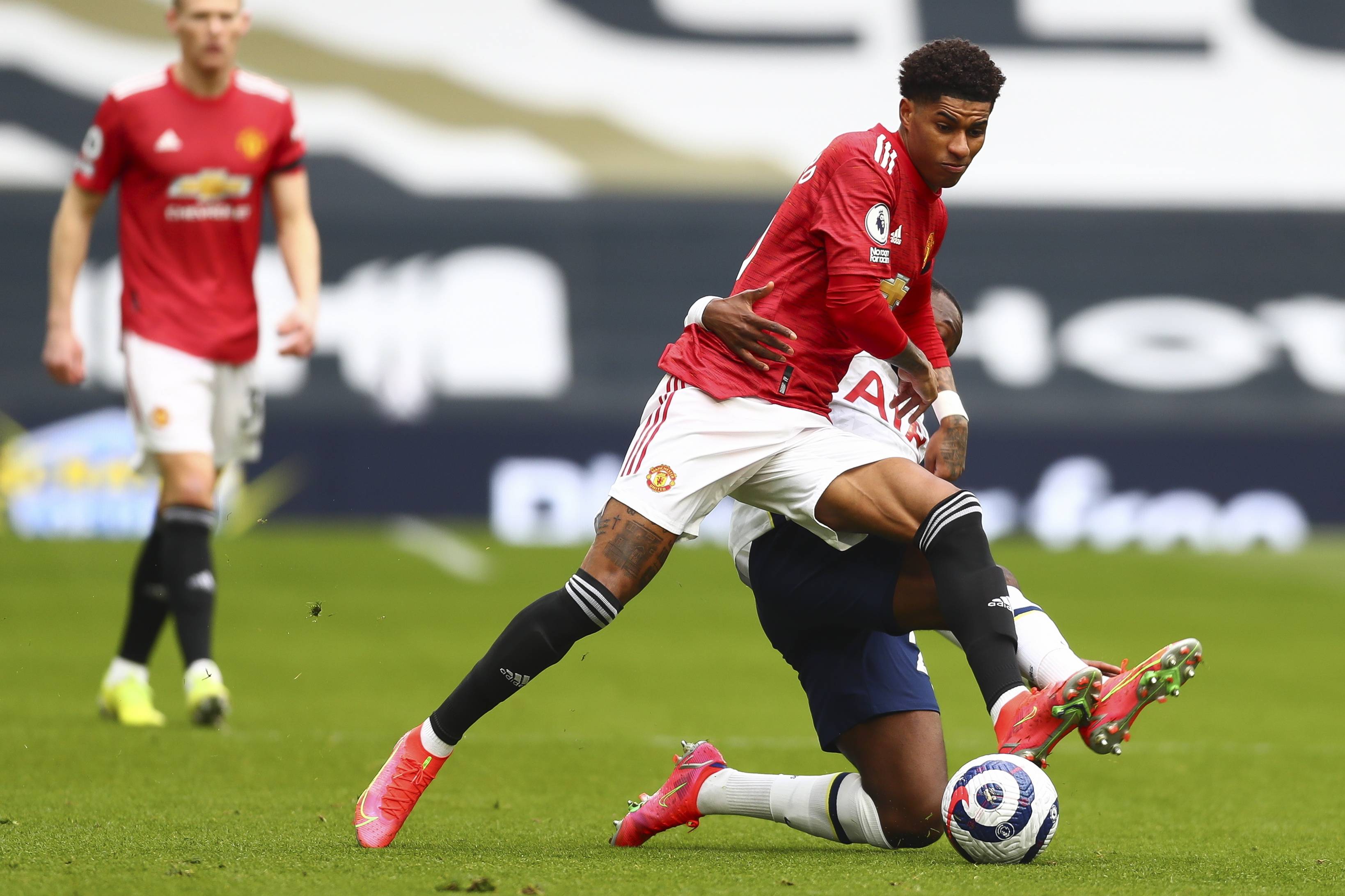 待的田径明 待的田径明